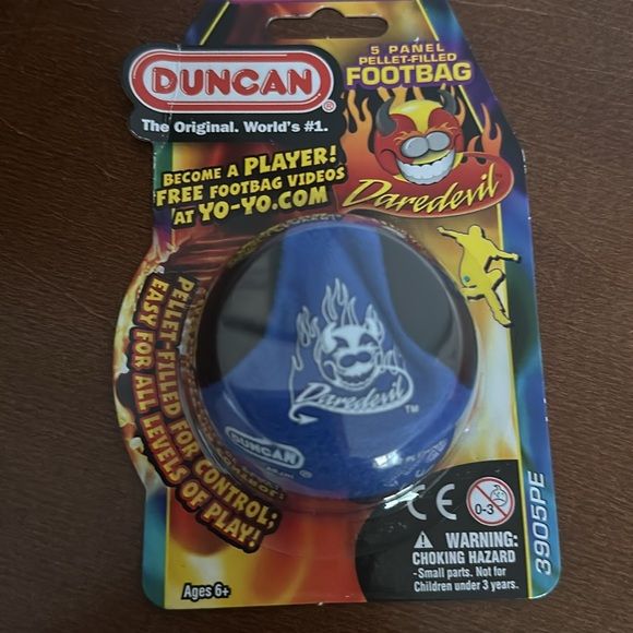 Yo-Yo and Footbag set - Picture 4 of 5